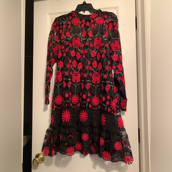 Beautiful all lace dress! - Picture 1 of 5